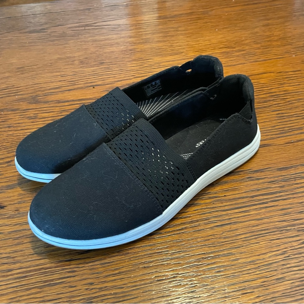 Clarks Black Slip-On Knit Loafers with White Sole